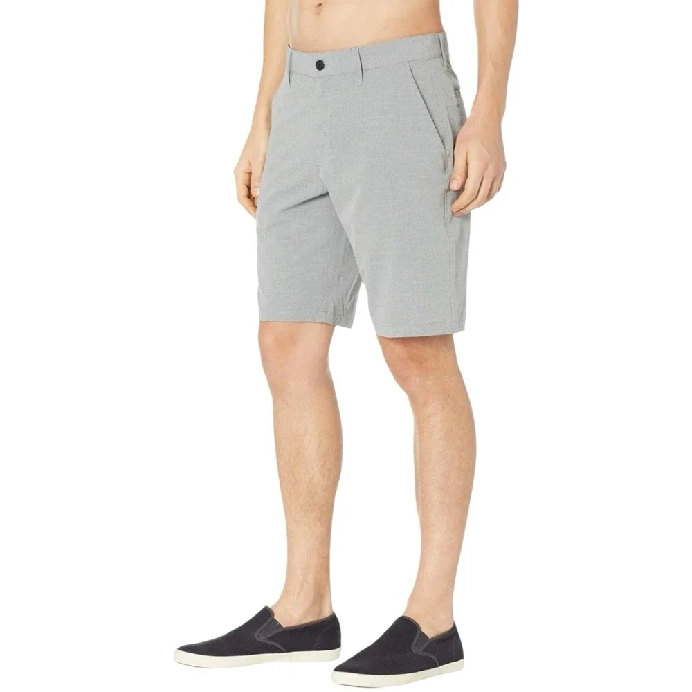 RVCA Men's Balance‎ Hybrid Short Size 32 Gray 9.5" Inseam - Picture 3 of 6